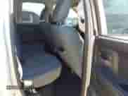 2013 Ram 1500 Tradesman z VIN 1C6RR6FP8DS581320, wystawiony jako IAAI lot #41386510 z przebiegiem 141 632 mil mil oraz . Historia ofert i sprzedaży dostępna na DreamBid. Obrazek 8.