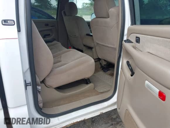 2003 Chevrolet Silverado 1500HD LS с VIN 1GCGK13U73F119307, выставлен на аукционе IAAI как лот 42978390 с пробегом 178 681 миль миль и . История ставок и продаж доступна на DreamBid. Изображение 8.