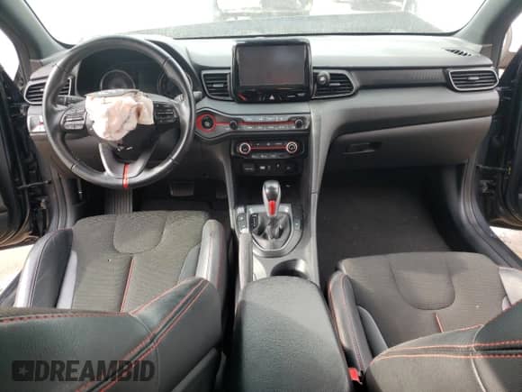 2020 Hyundai Veloster 2.0 z VIN KMHTG6AF3LU028964, wystawiony jako Copart lot #42565633 z przebiegiem 40 855 mil mil oraz . Historia ofert i sprzedaży dostępna na DreamBid. Obrazek 8.