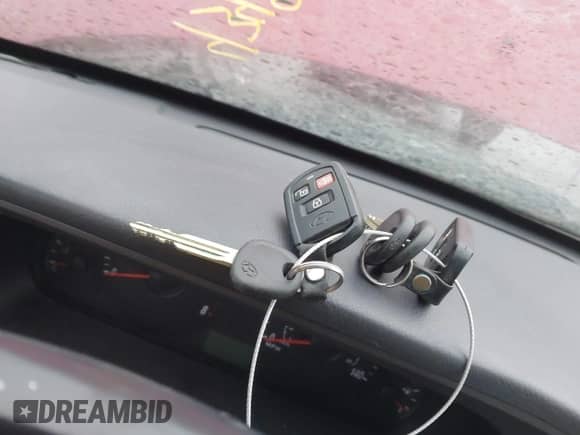 2004 Hyundai Elantra GT z VIN KMHDN56D34U112845, wystawiony jako IAAI lot #43496626 z przebiegiem 47 524 mil mil oraz . Historia ofert i sprzedaży dostępna na DreamBid. Obrazek 11.