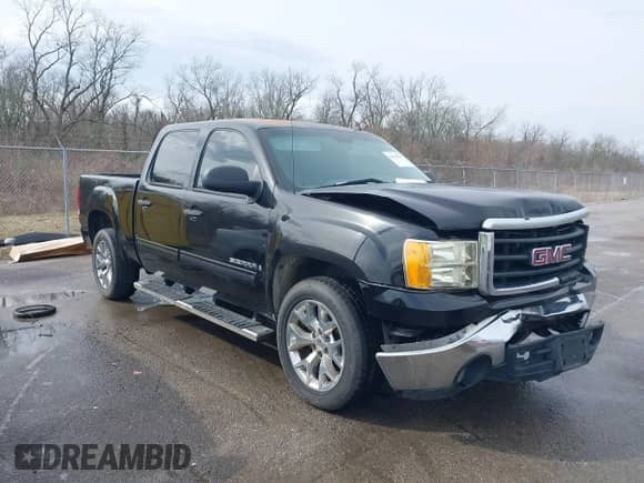 2007 GMC Sierra 1500 SLE1 z VIN 2GTEC13C671643993, wystawiony jako IAAI lot #41556101 z przebiegiem 212 097 mil mil oraz . Historia ofert i sprzedaży dostępna na DreamBid. Obrazek 1.