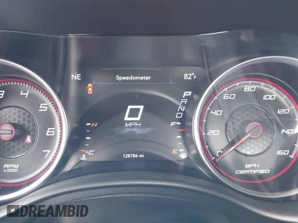 2020 Dodge Charger Police z VIN 2C3CDXKT6LH118253, wystawiony jako IAAI lot #42507562 z przebiegiem 128 786 mil mil oraz . Historia ofert i sprzedaży dostępna na DreamBid. Obrazek 15.