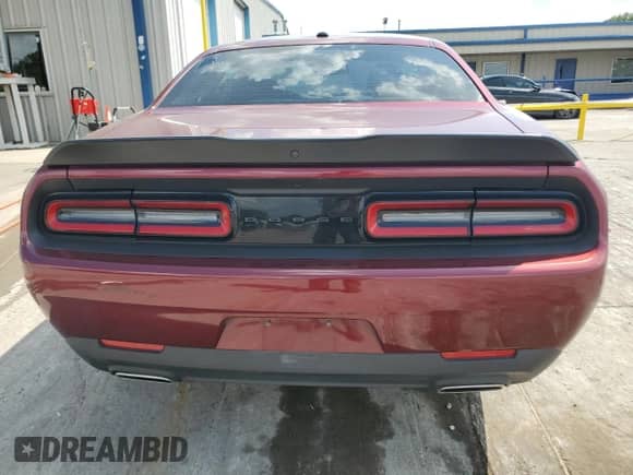 2022 Dodge Challenger SXT with VIN 2C3CDZAG6NH185289, listed as a Copart auction lot 63963015 with 42,106 mi miles and Salvage title. Bid and sale history available at DreamBid. Image 6.