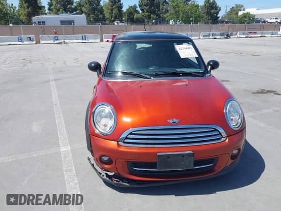 2013 MINI Hardtop with VIN WMWSU3C50DT682661, listed as a IAAI auction lot 42294482 with 114,066 mi miles and . Bid and sale history available at DreamBid. Image 6.