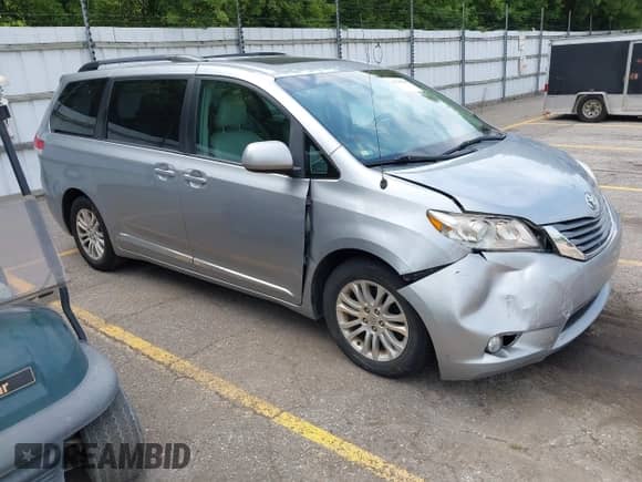 2014 Toyota Sienna XLE с VIN 5TDYK3DC3ES445310, выставлен на аукционе IAAI как лот 42749399 с пробегом 193 206 миль миль и . История ставок и продаж доступна на DreamBid. Изображение 1.