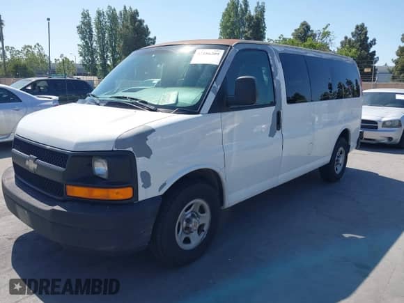 2003 Chevrolet Express Passenger с VIN 1GNFG15T831209457, выставлен на аукционе IAAI как лот 42186209 с пробегом 91 434 миль миль и . История ставок и продаж доступна на DreamBid. Изображение 2.