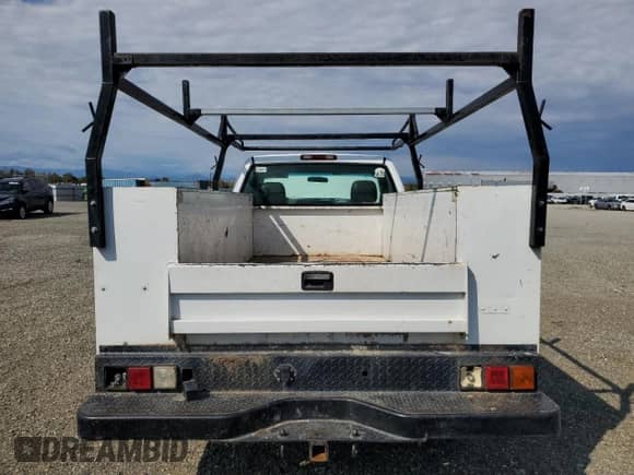 2003 Chevrolet Silverado 2500 с VIN 1GBHC24U33E237788, выставлен на аукционе Copart как лот 80662245 с пробегом 305 555 миль миль и Списание • Salvage title. История ставок и продаж доступна на DreamBid. Изображение 10.