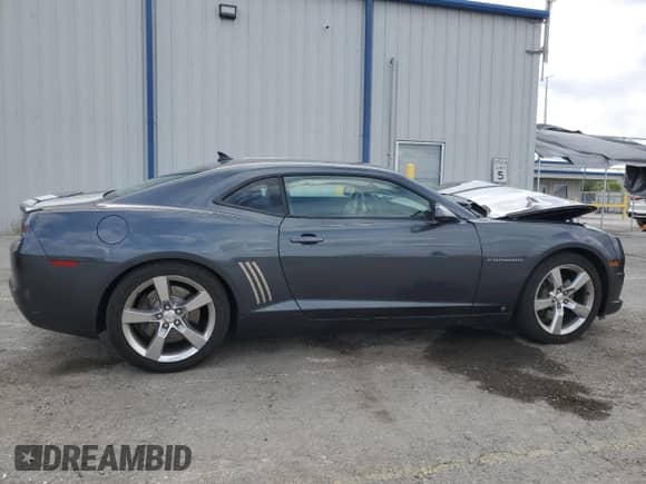 2010 Chevrolet Camaro 1SS with VIN 2G1FJ1EJ5A9118866, listed as a Copart auction lot 55319565 with 139,739 mi miles and Salvage title. Bid and sale history available at DreamBid. Image 3.
