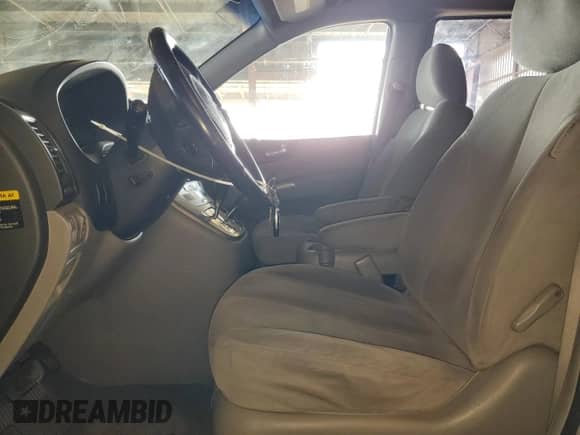 2007 Hyundai Entourage GLS с VIN KNDMC233076025532, выставлен на аукционе Copart как лот 70547815 с пробегом 215 081 миль миль и Списание • Salvage title. История ставок и продаж доступна на DreamBid. Изображение 7.