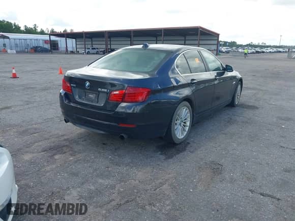 2013 BMW 5 Series 535i с VIN WBAFR7C51DC818824, выставлен на аукционе IAAI как лот 42578951 с пробегом Не указан миль и . История ставок и продаж доступна на DreamBid. Изображение 4.