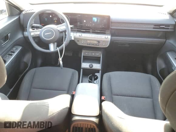 2024 Hyundai Kona SEL с VIN KM8HC3A64RU011163, выставлен на аукционе Copart как лот 67333924 с пробегом 3 550 миль миль и Списание • Salvage title. История ставок и продаж доступна на DreamBid. Изображение 8.