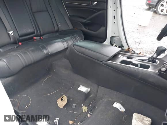 2018 Honda Accord EX-L z VIN 1HGCV1F56JA002517, wystawiony jako IAAI lot #43427065 z przebiegiem Nie podano mil oraz . Historia ofert i sprzedaży dostępna na DreamBid. Obrazek 18.