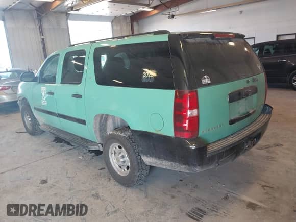 2007 Chevrolet Suburban LS with VIN 3GNGK26K27G287514, listed as a IAAI auction lot 43311893 with 191,898 mi miles and . Bid and sale history available at DreamBid. Image 3.