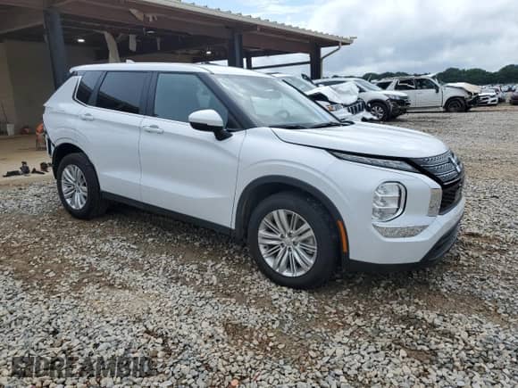 2024 Mitsubishi Outlander ES with VIN JA4J3UA80RZ067143, listed as a Copart auction lot 58398165 with 22,518 mi miles and Salvage title. Bid and sale history available at DreamBid. Image 4.