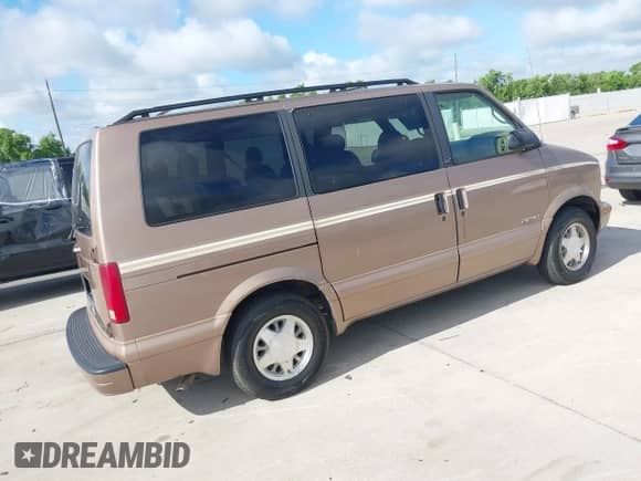 1996 Chevrolet Astro with VIN 1GNDM19W9TB182333, listed as a IAAI auction lot 42809490 with 156,194 mi miles and . Bid and sale history available at DreamBid. Image 4.