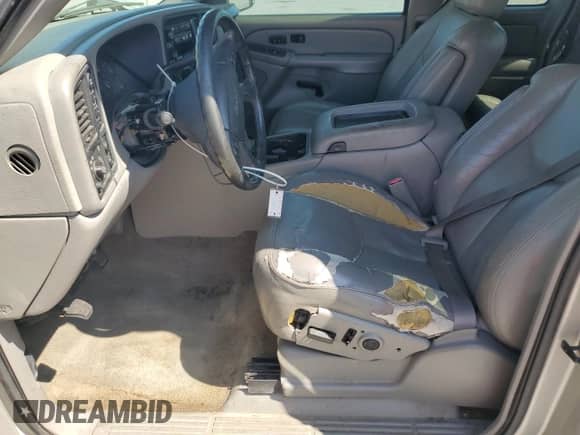 2004 GMC Sierra 1500 SLE with VIN 2GTEK19T841175934, listed as a Copart auction lot 81086155 with 144,128 mi miles and Clean title. Bid and sale history available at DreamBid. Image 7.