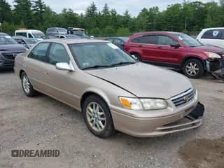 2000 Toyota Camry LE z VIN JT2BF28K4Y0252458, wystawiony jako IAAI lot #42663614 z przebiegiem 120 784 mil mil oraz . Historia ofert i sprzedaży dostępna na DreamBid. Obrazek 1.