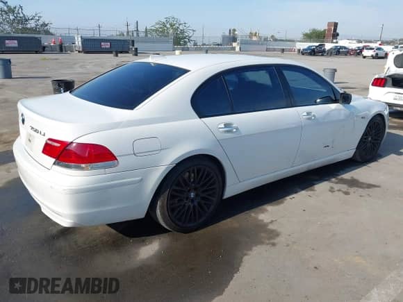 2007 BMW 7 Series 750Li с VIN WBAHN835X7DT70754, выставлен на аукционе IAAI как лот 42923451 с пробегом 229 573 миль миль и . История ставок и продаж доступна на DreamBid. Изображение 4.