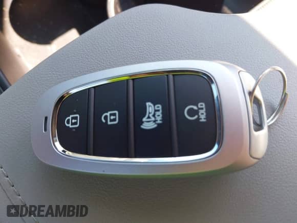 2023 Hyundai Palisade SE с VIN KM8R1DGE2PU568004, выставлен на аукционе IAAI как лот 42622013 с пробегом 15 506 миль миль и . История ставок и продаж доступна на DreamBid. Изображение 11.