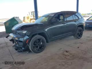 2023 Jeep Grand Cherokee Limited z VIN 1C4RJGBG2P8740703, wystawiony jako Copart lot #67672675 z przebiegiem 35 901 mil mil oraz Szkoda całkowita • Salvage title. Historia ofert i sprzedaży dostępna na DreamBid. Obrazek 1.