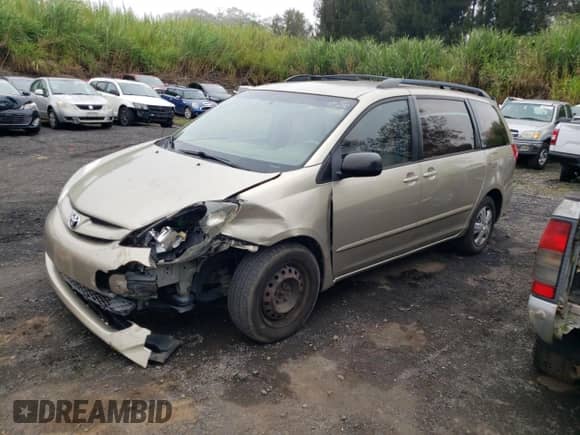 2010 Toyota Sienna CE z VIN 5TDKK4CCXAS337354, wystawiony jako Copart lot #80162185 z przebiegiem 352 738 mil mil oraz Szkoda całkowita • Salvage title. Historia ofert i sprzedaży dostępna na DreamBid. Obrazek 1.