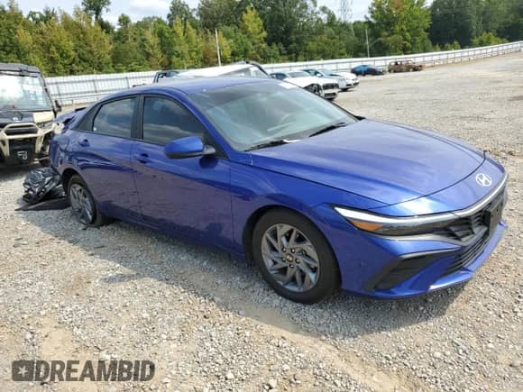 2024 Hyundai Elantra SEL with VIN KMHLM4DG8RU638577, listed as a Copart auction lot 71708675 with 38,190 mi miles and Salvage title. Bid and sale history available at DreamBid. Image 4.