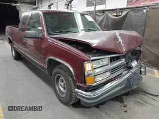 1995 Chevrolet Silverado 1500 z VIN 2GCEC19K3S1263890, wystawiony jako IAAI lot #42396648 z przebiegiem 109 050 mil mil oraz . Historia ofert i sprzedaży dostępna na DreamBid. Obrazek 1.