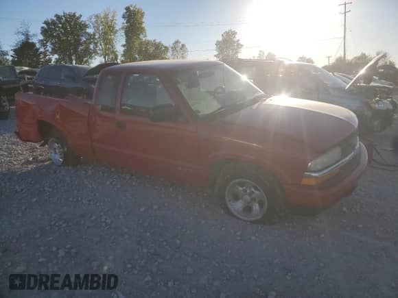 2003 Chevrolet S-10 LS with VIN 1GCCS19X238220727, listed as a Copart auction lot 82305045 with 121,993 mi miles and Clean title. Bid and sale history available at DreamBid. Image 4.