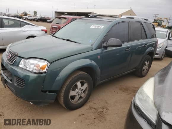 2006 Saturn VUE z VIN 5GZCZ33D76S864008, wystawiony jako Copart lot #77001954 z przebiegiem 192 849 mil mil oraz Nie do naprawy • Non repairable. Historia ofert i sprzedaży dostępna na DreamBid. Obrazek 1.