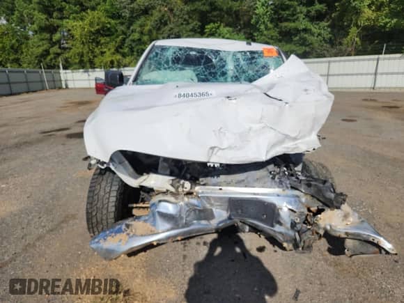 2016 Ram 1500 Tradesman z VIN 3C6RR6KT9GG363966, wystawiony jako Copart lot #84045365 z przebiegiem Nie podano mil oraz Szkoda całkowita • Salvage title. Historia ofert i sprzedaży dostępna na DreamBid. Obrazek 5.