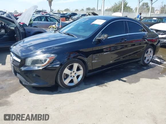 2015 Mercedes-Benz CLA 250 с VIN WDDSJ4EB7FN163737, выставлен на аукционе IAAI как лот 43090171 с пробегом 121 104 миль миль и . История ставок и продаж доступна на DreamBid. Изображение 22.
