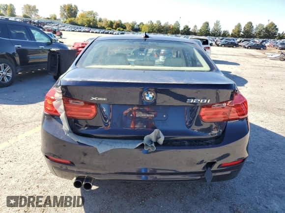2013 BMW 3 Series 328i xDrive с VIN WBA3B3G50DNR79633, выставлен на аукционе Copart как лот 90660815 с пробегом Не указан миль и Чистый • Clean title. История ставок и продаж доступна на DreamBid. Изображение 6.