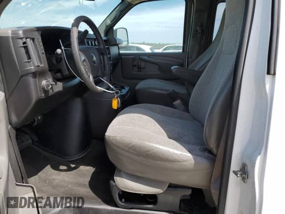 2013 Chevrolet Express Passenger LT z VIN 1GAZG1FG0D1167528, wystawiony jako Copart lot #53741965 z przebiegiem 103 253 mil mil oraz Szkoda całkowita • Salvage title. Historia ofert i sprzedaży dostępna na DreamBid. Obrazek 7.