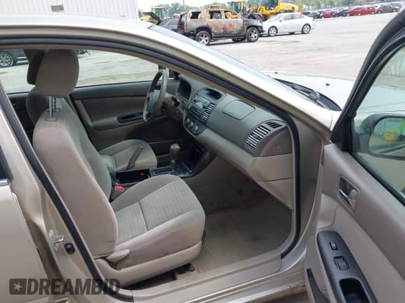 2005 Toyota Camry STD с VIN 4T1BE32K55U010142, выставлен на аукционе IAAI как лот 42484497 с пробегом 229 052 миль миль и . История ставок и продаж доступна на DreamBid. Изображение 5.