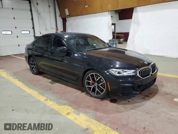 2022 BMW 5 Series 530i xDrive z VIN WBA13BJ09NWX69765, wystawiony jako Copart lot #51975445 z przebiegiem Nie podano mil oraz Szkoda całkowita • Salvage title. Historia ofert i sprzedaży dostępna na DreamBid. Obrazek 4.