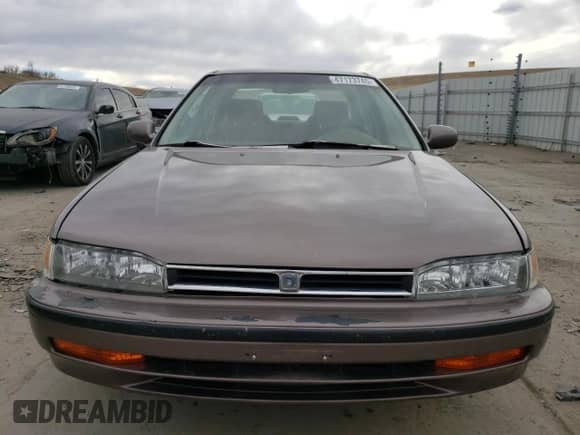 1993 Honda Accord LX z VIN JHMCB7652PC009471, wystawiony jako Copart lot #47173745 z przebiegiem 126 397 mil mil oraz Czysty tytuł • Clean title. Historia ofert i sprzedaży dostępna na DreamBid. Obrazek 5.