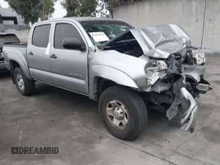 2015 Toyota Tacoma PreRunner z VIN 5TFJU4GN2FX071931, wystawiony jako IAAI lot #42965426 z przebiegiem 137 921 mil mil oraz . Historia ofert i sprzedaży dostępna na DreamBid. Obrazek 1.