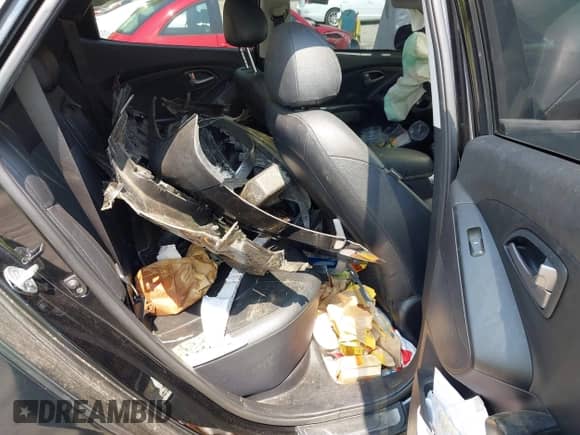 2015 Hyundai Tucson Limited с VIN KM8JU3AG8FU106618, выставлен на аукционе IAAI как лот 42230124 с пробегом Не указан миль и . История ставок и продаж доступна на DreamBid. Изображение 8.