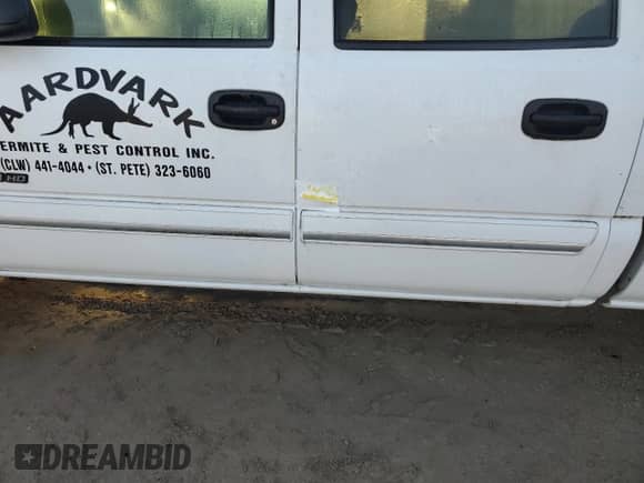 2003 Chevrolet Silverado 2500HD LS z VIN 1GCHC23U63F160504, wystawiony jako Copart lot #74484684 z przebiegiem 142 716 mil mil oraz Nie do naprawy • Non repairable. Historia ofert i sprzedaży dostępna na DreamBid. Obrazek 12.