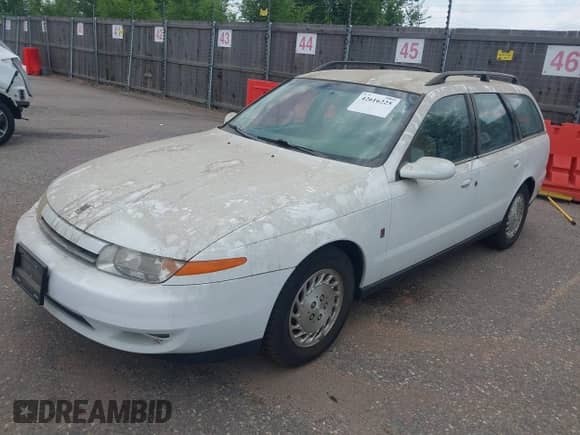 2000 Saturn LW with VIN 1G8JU82F8YY643468, listed as a IAAI auction lot 42616225 with 131,137 mi miles and . Bid and sale history available at DreamBid. Image 2.