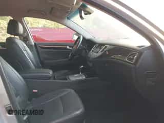 2013 Hyundai Genesis 3.8L с VIN KMHGC4DD0DU212773, выставлен на аукционе IAAI как лот 43361984 с пробегом 135 632 миль миль и . История ставок и продаж доступна на DreamBid. Изображение 5.