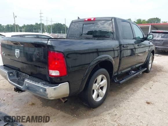 2015 Ram 1500 Big Horn z VIN 1C6RR6LT8FS663651, wystawiony jako IAAI lot #43072230 z przebiegiem 177 299 mil mil oraz . Historia ofert i sprzedaży dostępna na DreamBid. Obrazek 4.