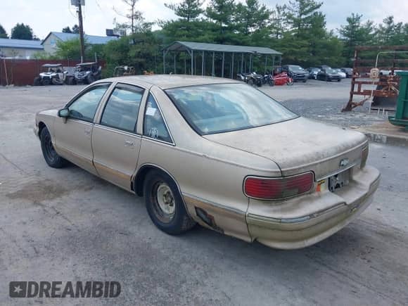 1993 Chevrolet Caprice with VIN 1G1BN53E6PR111651, listed as a IAAI auction lot 42848942 with 191,535 mi miles and . Bid and sale history available at DreamBid. Image 3.