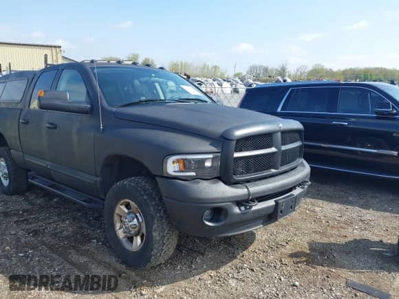 2005 Dodge 2500 SLT z VIN 3D7KS28C25G844501, wystawiony jako IAAI lot #42176860 z przebiegiem 238 386 mil mil oraz . Historia ofert i sprzedaży dostępna na DreamBid. Obrazek 1.