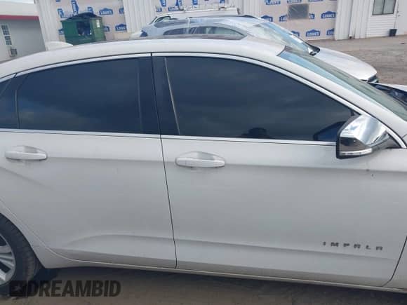 2015 Chevrolet Impala LT z VIN 2G1115SL5F9146987, wystawiony jako IAAI lot #40266576 z przebiegiem 141 786 mil mil oraz . Historia ofert i sprzedaży dostępna na DreamBid. Obrazek 13.
