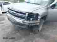 2007 Chevrolet Silverado 1500 1LT z VIN 1GCEK19J47Z577508, wystawiony jako IAAI lot #42514347 z przebiegiem 183 518 mil mil oraz . Historia ofert i sprzedaży dostępna na DreamBid. Obrazek 6.