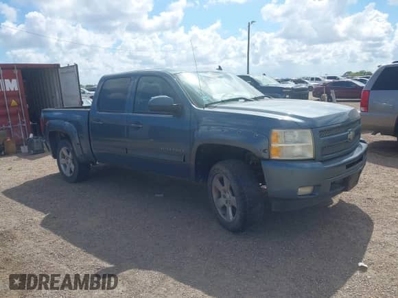 2011 Chevrolet Silverado 1500 LT с VIN 3GCPKSE35BG369751, выставлен на аукционе IAAI как лот 43426023 с пробегом 201 500 миль миль и . История ставок и продаж доступна на DreamBid. Изображение 1.