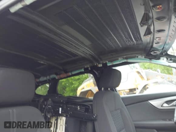 2020 Chevrolet Blazer LT z VIN 3GNKBHRS0LS660047, wystawiony jako IAAI lot #42387861 z przebiegiem 53 563 mil mil oraz . Historia ofert i sprzedaży dostępna na DreamBid. Obrazek 6.