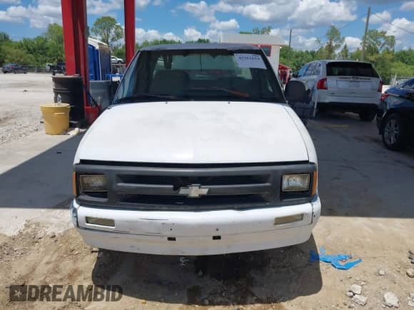 1995 Chevrolet S-10 LS с VIN 1GCCS19Z6S8134451, выставлен на аукционе IAAI как лот 42261614 с пробегом 300 001 миль миль и . История ставок и продаж доступна на DreamBid. Изображение 6.