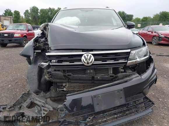 2020 Volkswagen Tiguan SE с VIN 3VV2B7AX8LM133468, выставлен на аукционе IAAI как лот 42672717 с пробегом 87 356 миль миль и . История ставок и продаж доступна на DreamBid. Изображение 12.